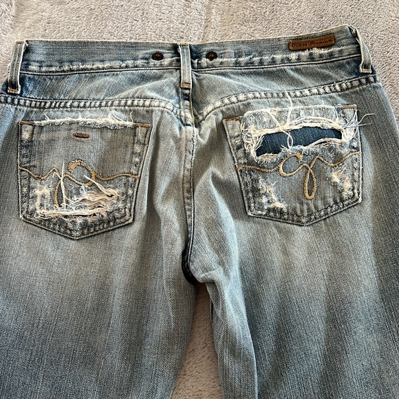 Guess premium low rise bootcut vintage distressed jeans. Size 28 - Picture 4 of 6